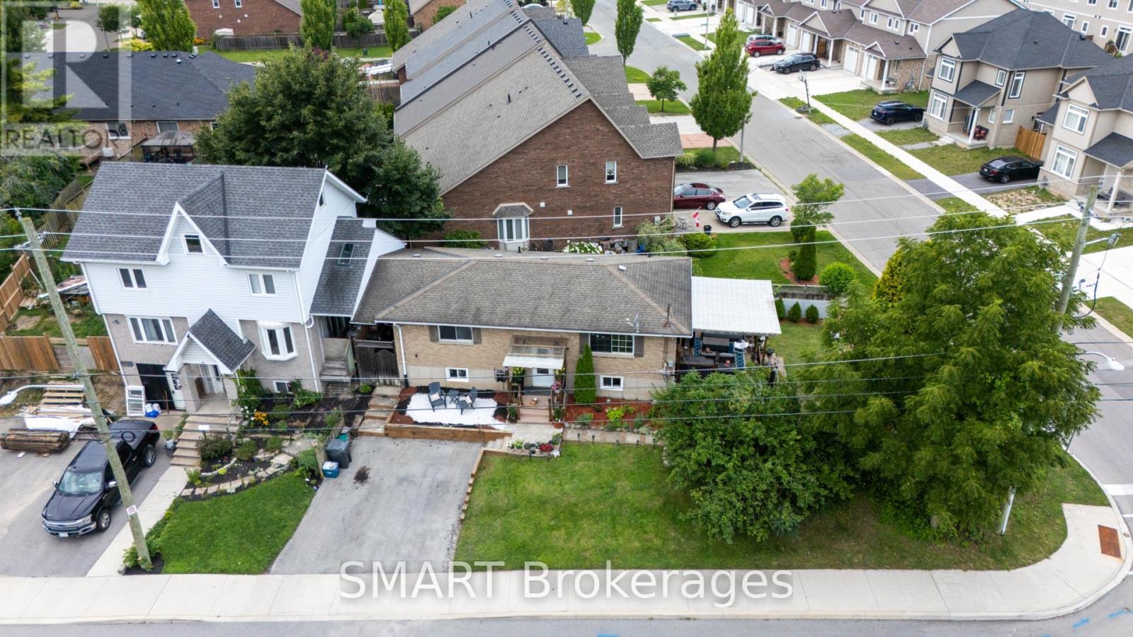 23 Moffatt Street, St. Catharines, Ontario  L2P 2L4 - Photo 2 - X13681154