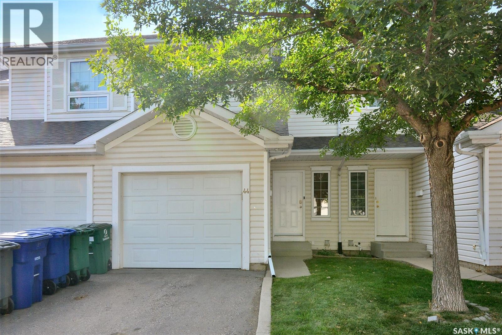44 110 Keevil Crescent, Saskatoon, Saskatchewan  S7N 4N8 - Photo 1 - SK047085