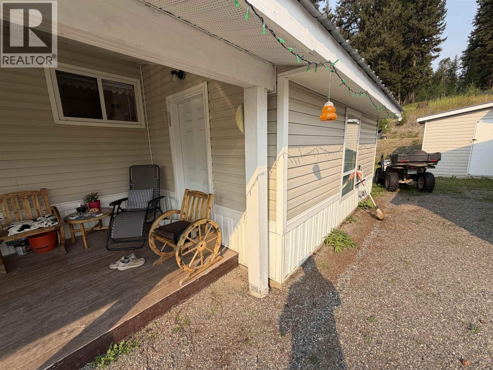 4580 Canim Hendrix Road, 100 Mile House, British Columbia  V0K 1M0 - Photo 11 - R3159463