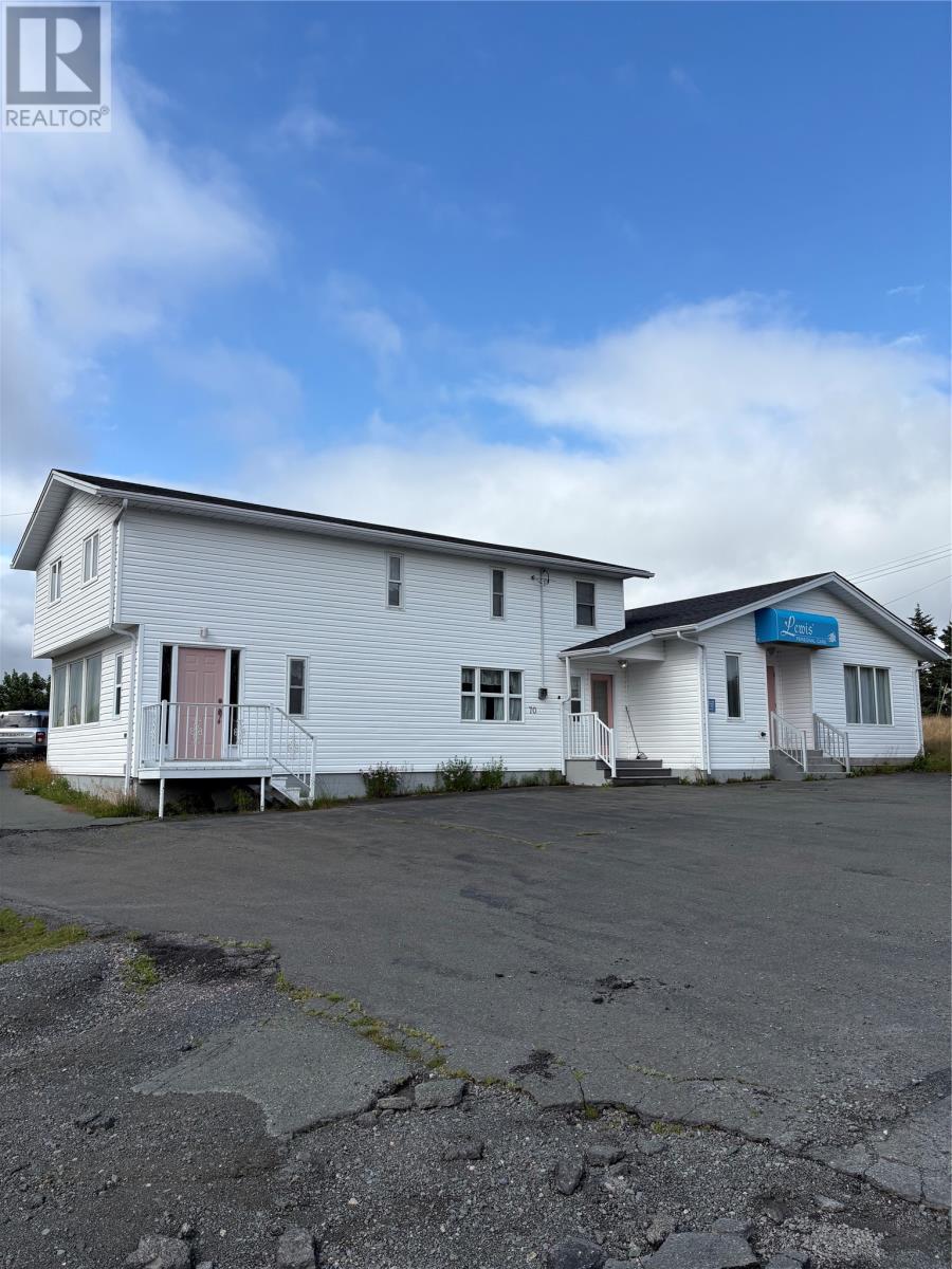 70 Main Road, Riverhead