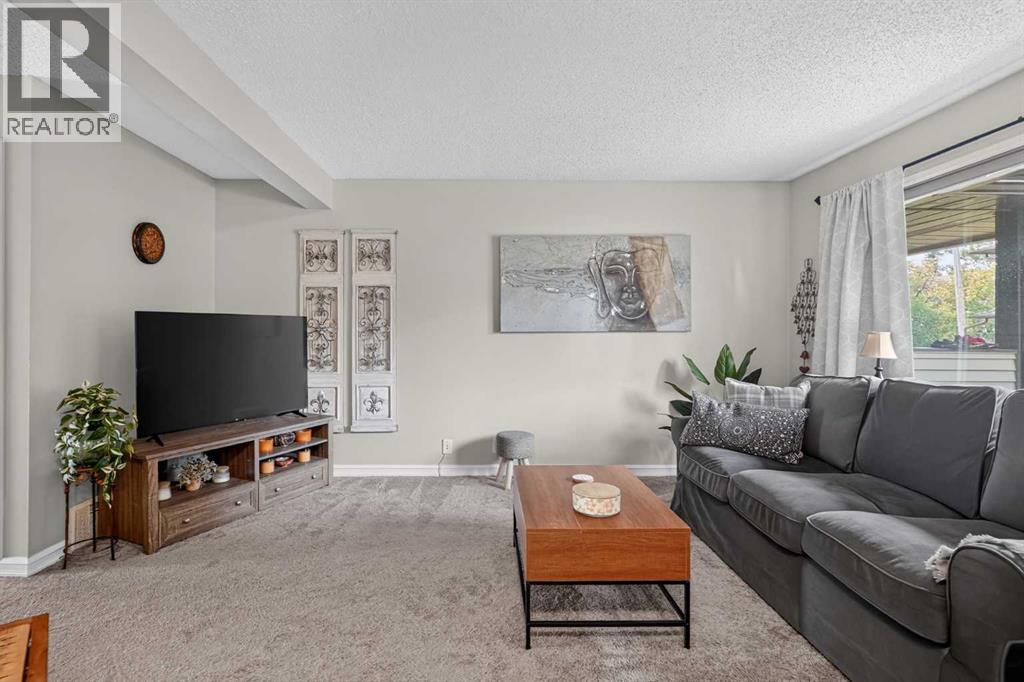 45, 380 Bermuda Drive Nw, Calgary, Alberta  T3K 2B2 - Photo 4 - A2334821