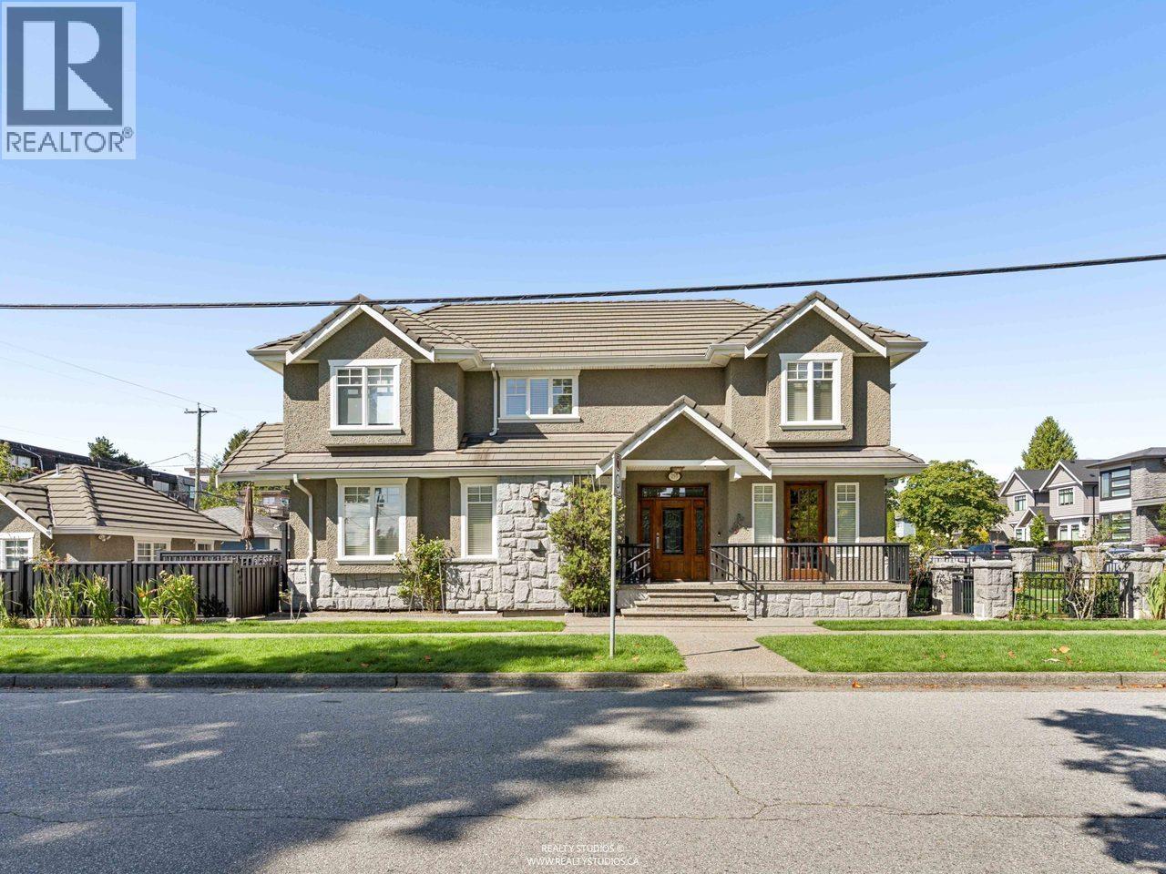 255 CARLETON AVENUE, burnaby, British Columbia