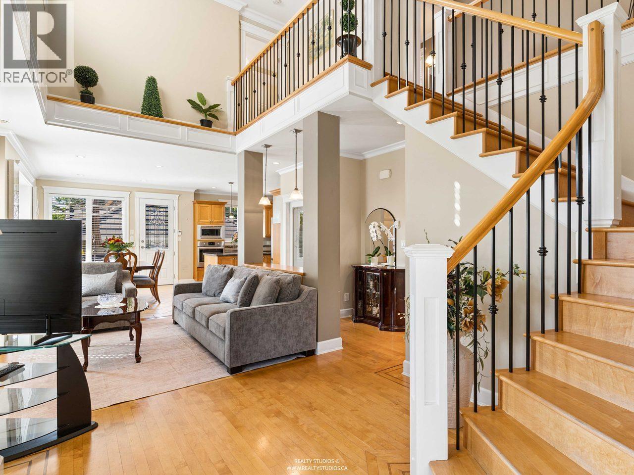 255 Carleton Avenue, Burnaby, British Columbia  V5C 6S9 - Photo 3 - R3159947