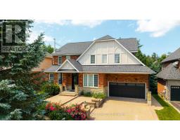 8 CYRIL RICHARDSON COURT, Uxbridge, Ontario