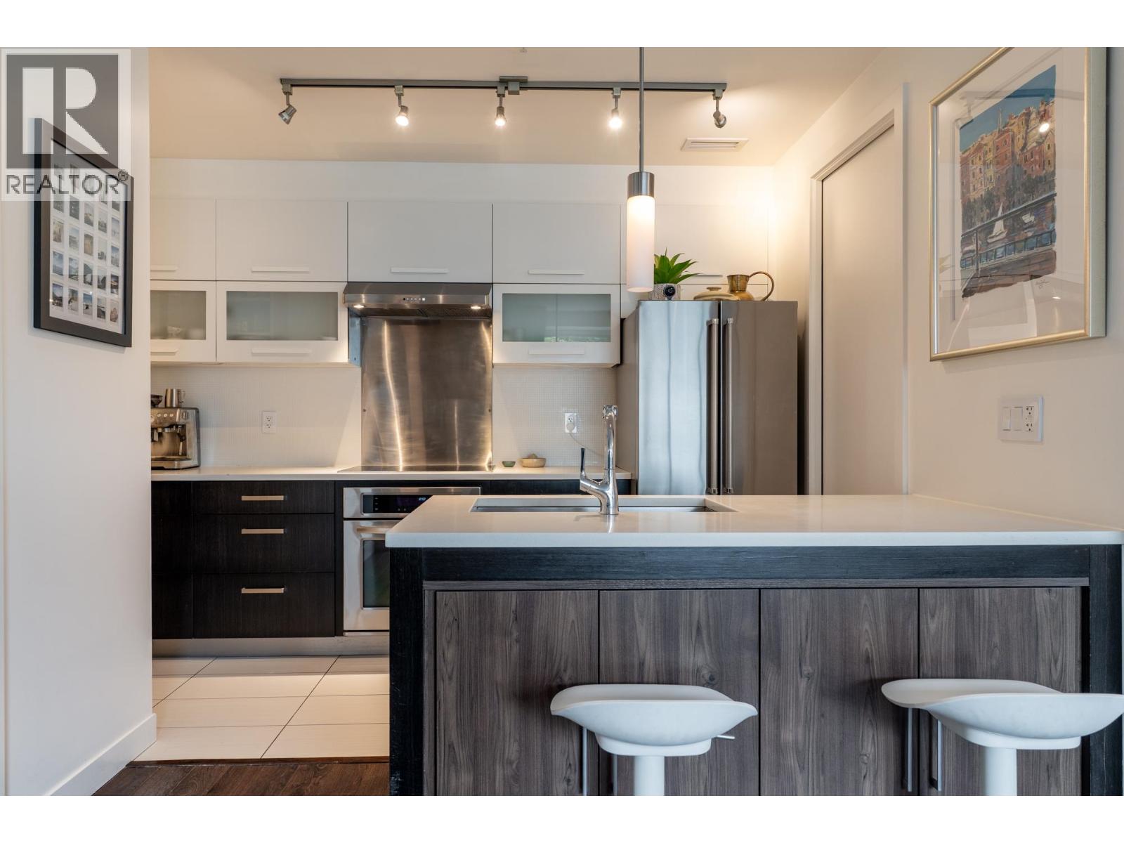 182 E 17TH AVENUE, vancouver, British Columbia