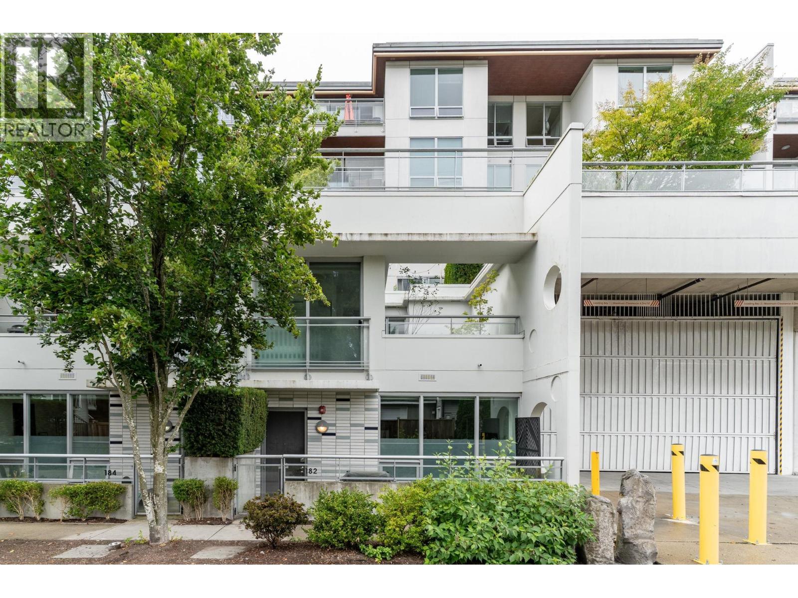 182 E 17th Avenue, Vancouver, British Columbia  V5V 1A4 - Photo 2 - R3159748