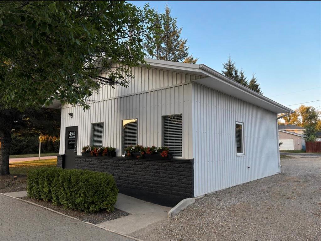 454 Main Street, Russell, Manitoba
