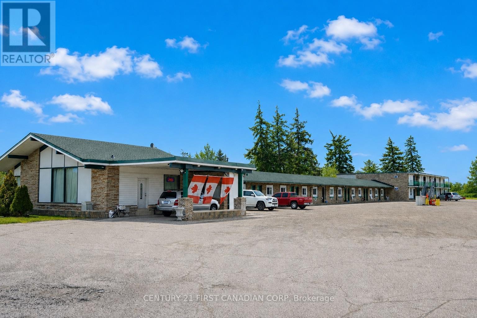 1701 LONDON LINE, Sarnia, Ontario