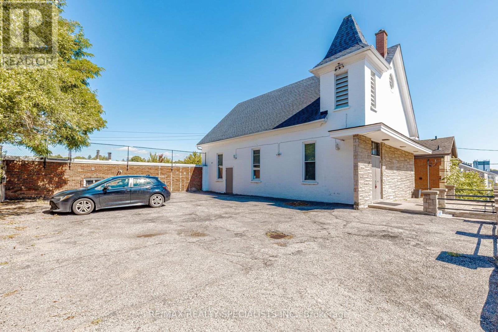 37 WELLINGTON STREET, Cambridge, Ontario