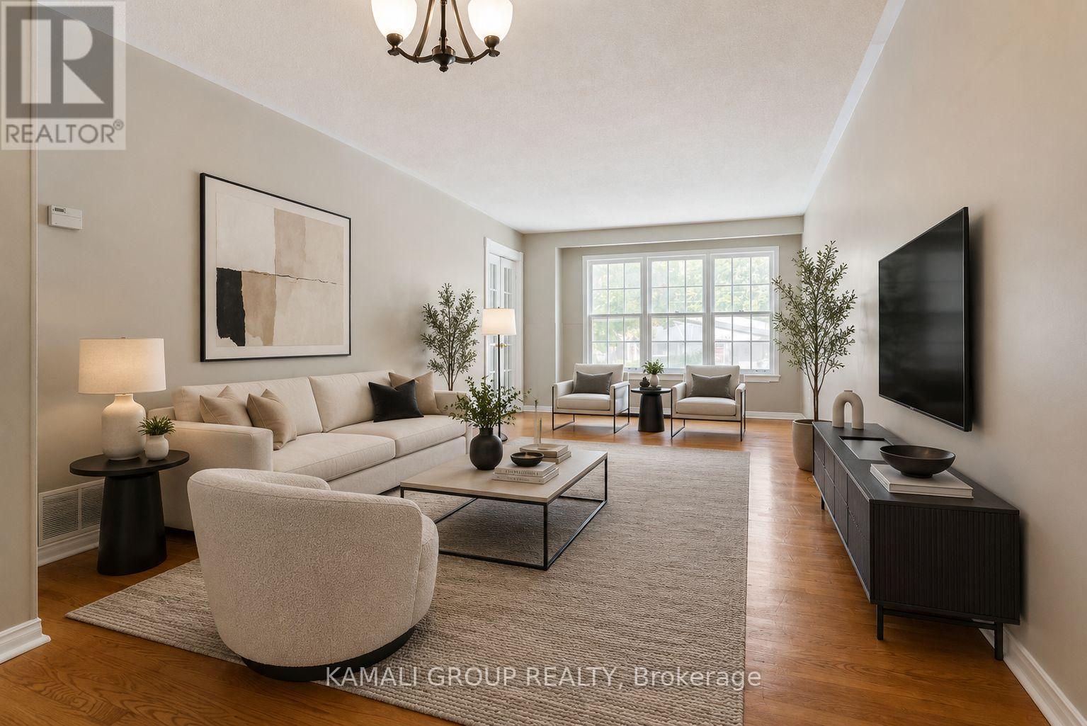 MAIN - 15 WALTER AVENUE, Newmarket, Ontario