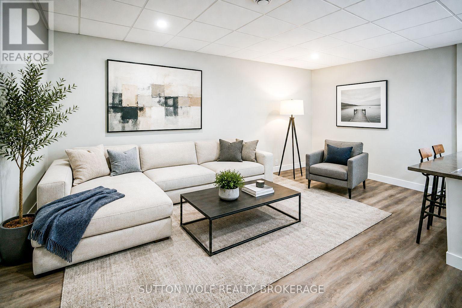 301 - 19 Centre Street W, Strathroy-Caradoc, Ontario N7G 1Y5 - Photo 4 - X13728430