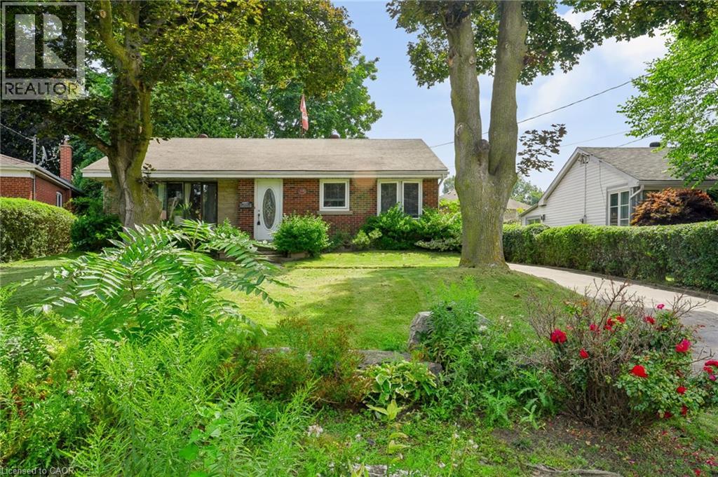 1046 SHEPHERDS Drive, Burlington, Ontario