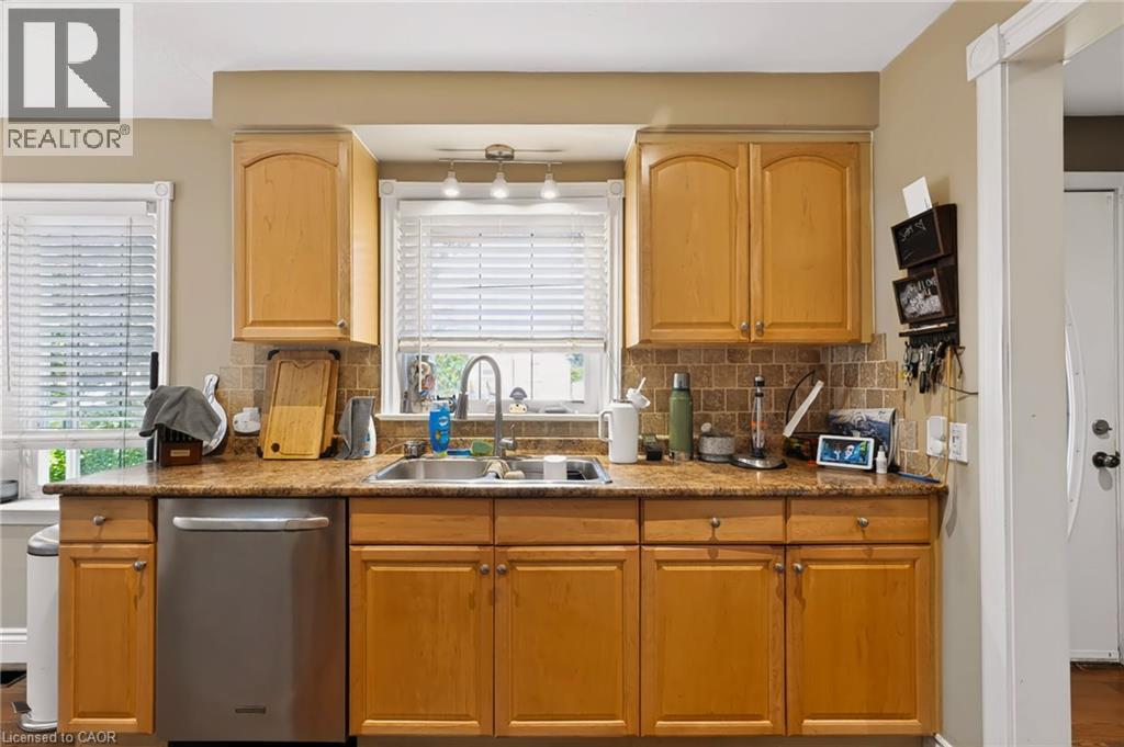 1046 Shepherds Drive, Burlington, Ontario  L7T 3R3 - Photo 11 - 40859257