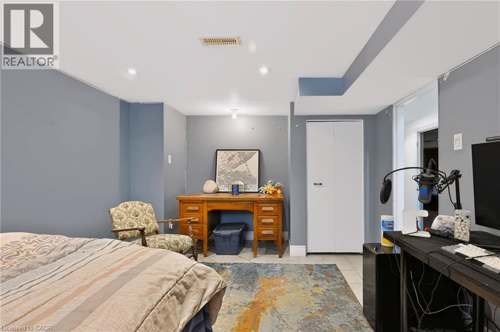 1046 Shepherds Drive, Burlington, Ontario  L7T 3R3 - Photo 28 - 40859257