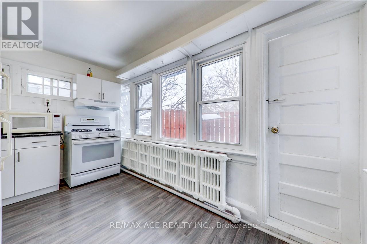 1 - Flr2 - 173 Spadina Road, Toronto, Ontario M5R 2T9 - Photo 10 - C13728532