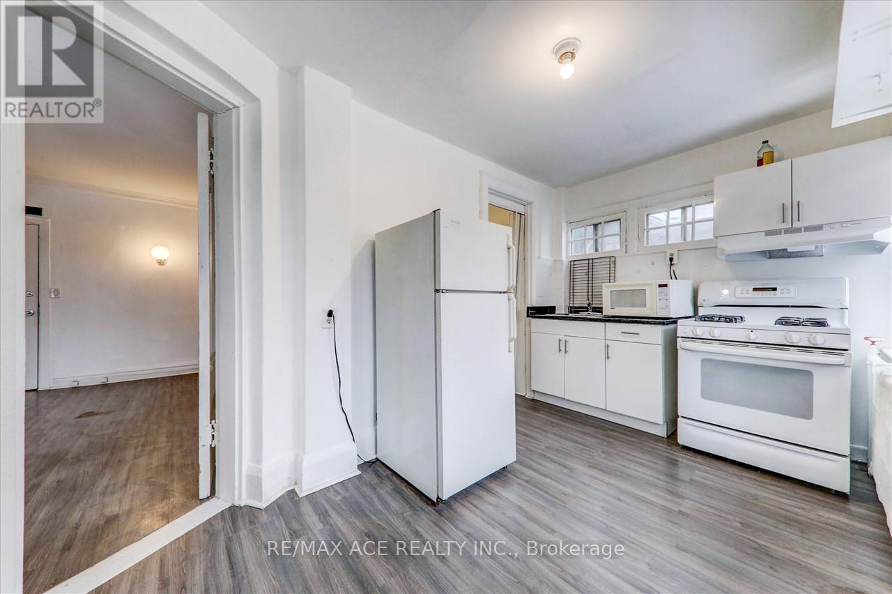 1 - Flr2 - 173 Spadina Road, Toronto, Ontario M5R 2T9 - Photo 11 - C13728532