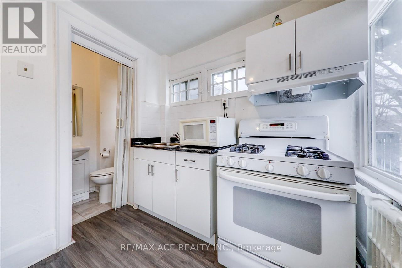 1 - Flr2 - 173 Spadina Road, Toronto, Ontario M5R 2T9 - Photo 12 - C13728532