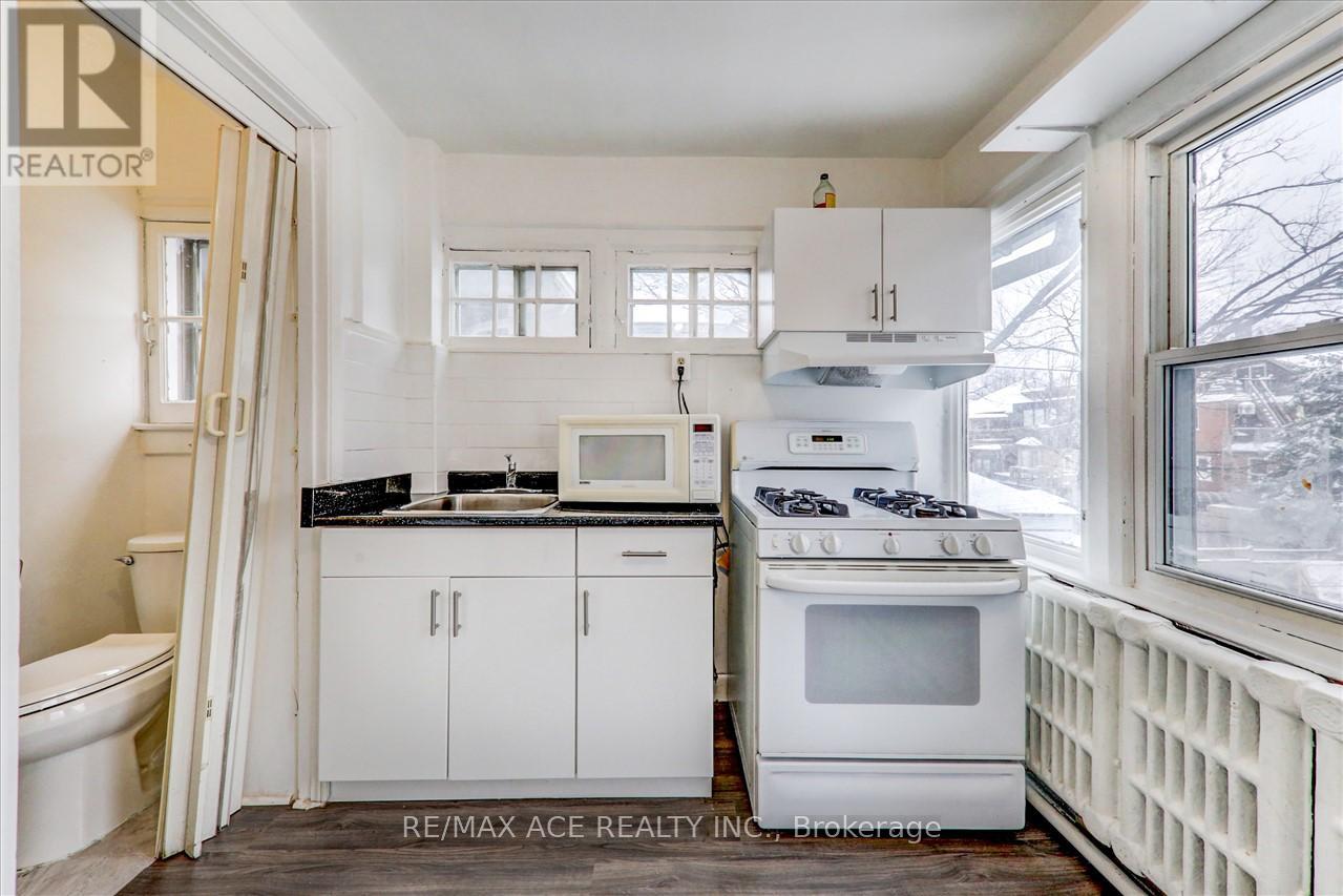 1 - Flr2 - 173 Spadina Road, Toronto, Ontario M5R 2T9 - Photo 13 - C13728532