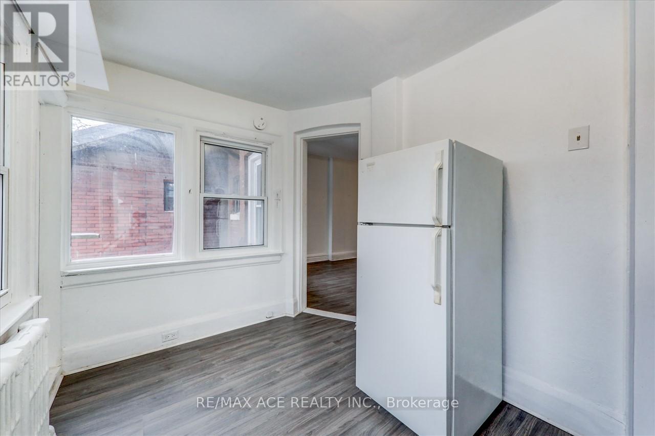 1 - Flr2 - 173 Spadina Road, Toronto, Ontario M5R 2T9 - Photo 14 - C13728532