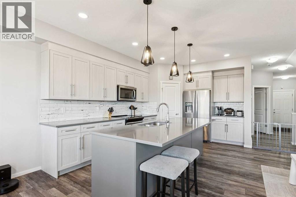 57 Crestridge Bay Sw, Calgary, Alberta  T3B 6H2 - Photo 7 - A2326409