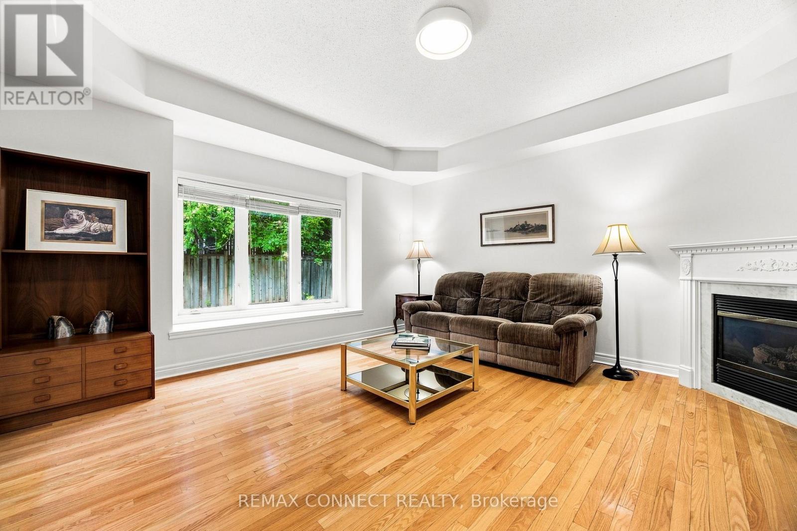 151 Bentoak Crescent, Vaughan, Ontario  L4J 8S6 - Photo 4 - N13728588