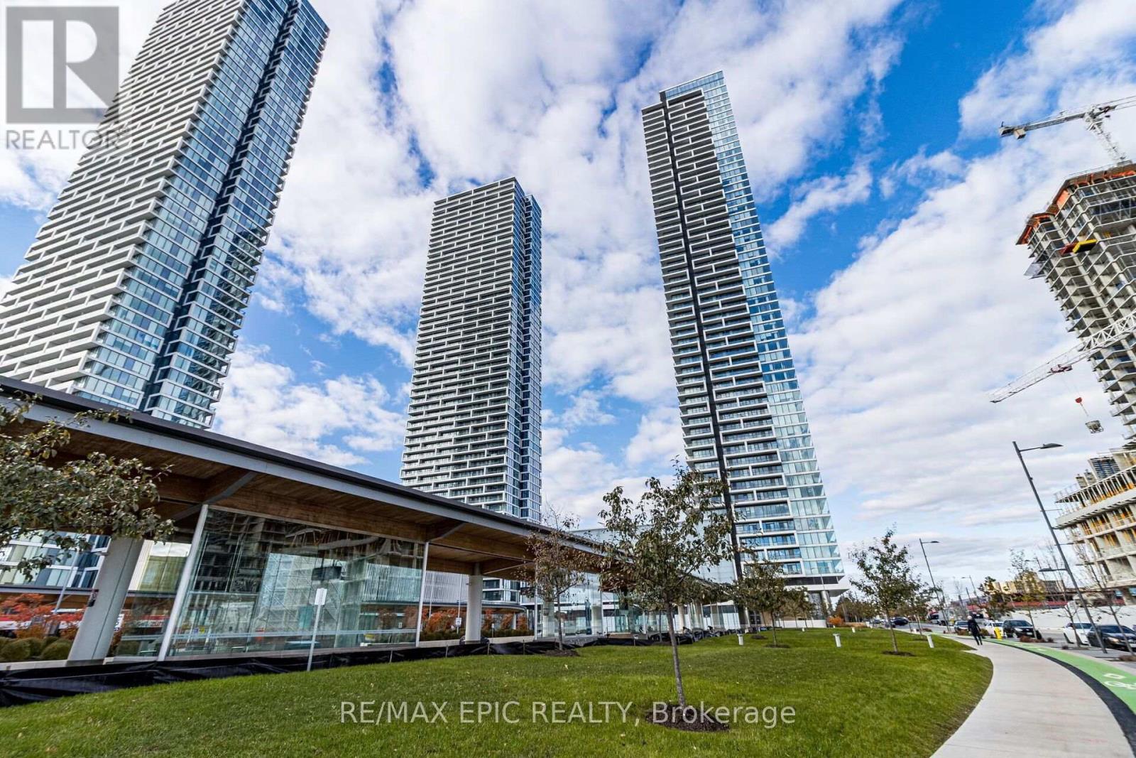 3311 - 898 Portgage Parkway, Vaughan, Ontario L4K 0J6 - Photo 2 - N13728604