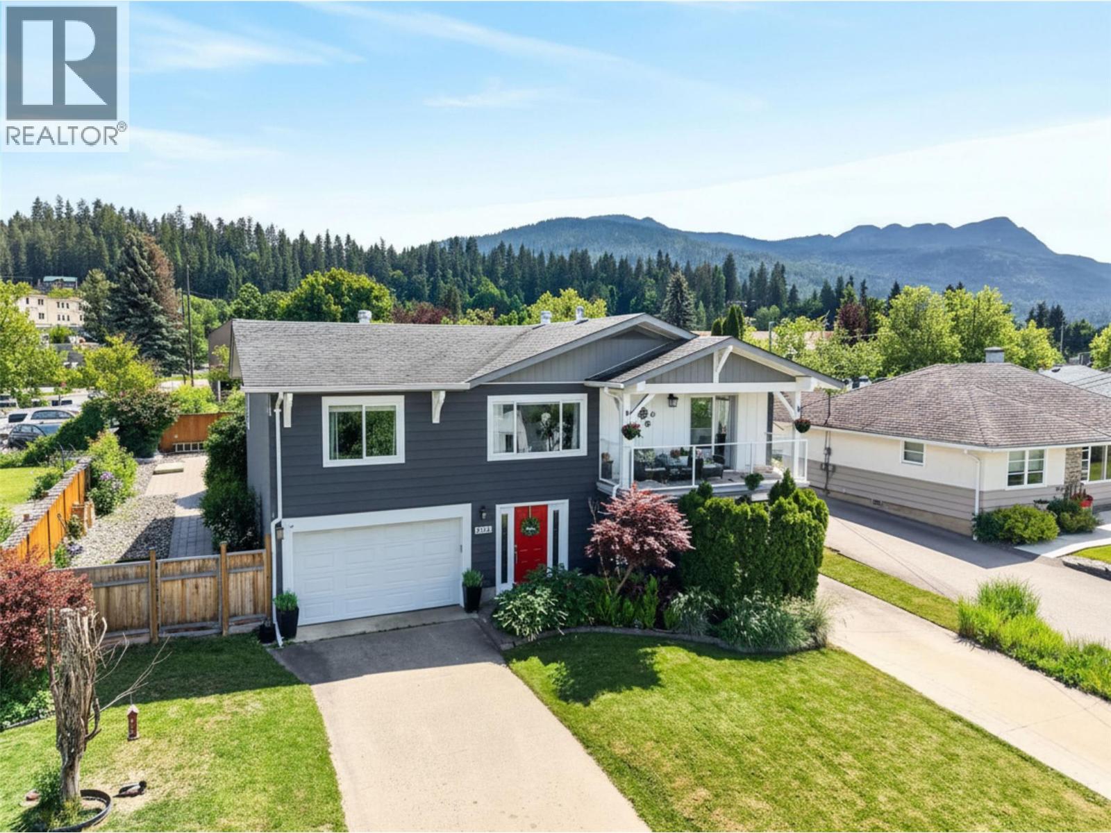 1050 8 Avenue NE, Salmon Arm, British Columbia