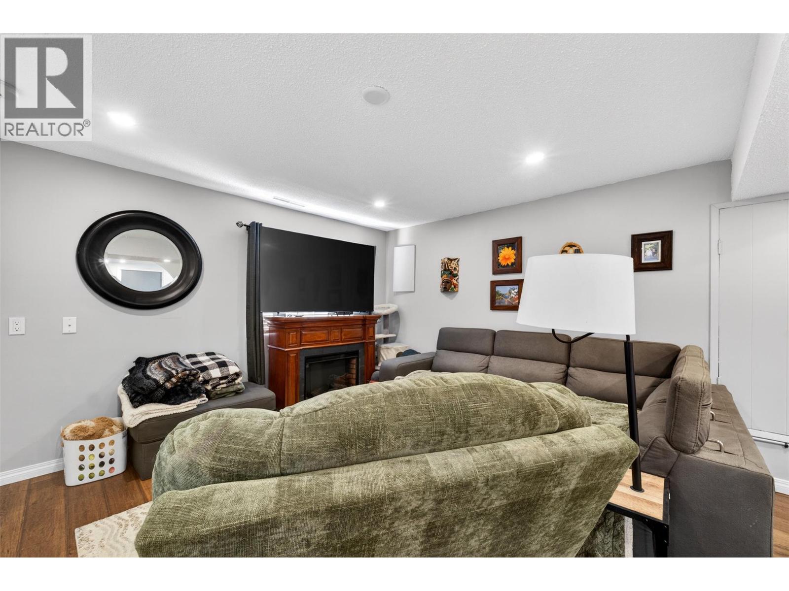 1050 8 Avenue Ne, Salmon Arm, British Columbia  V1E 4A4 - Photo 39 - 10390380