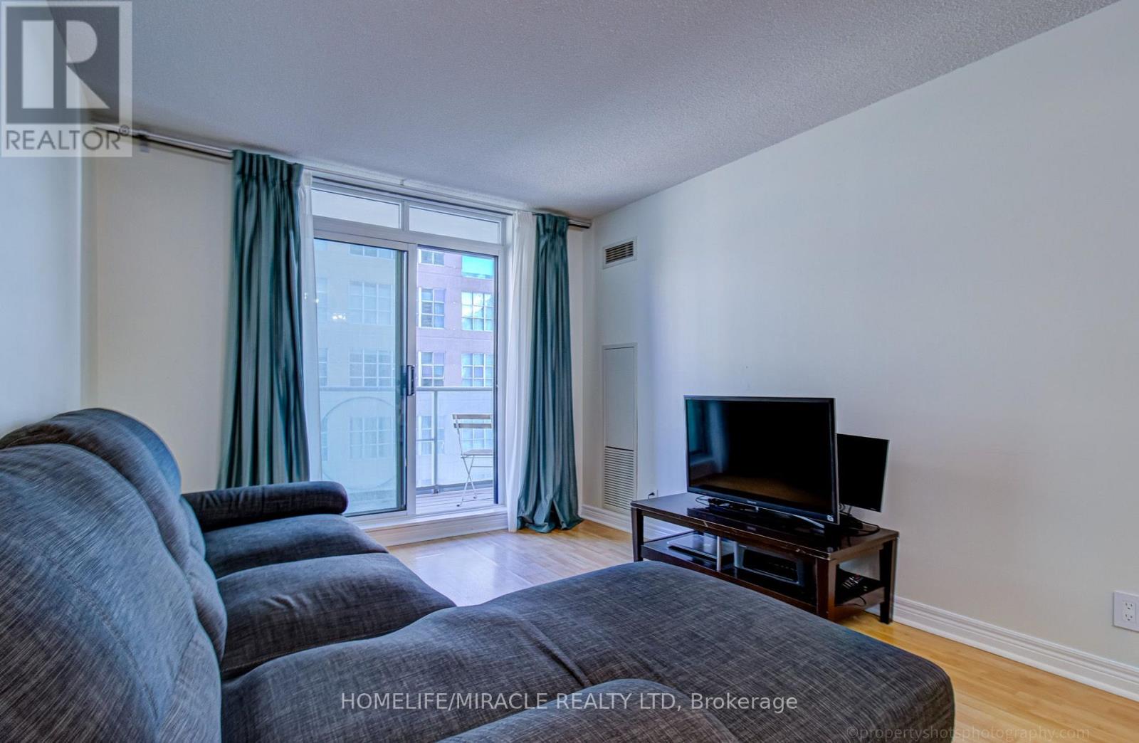 705 - 212 Eglinton Avenue, Toronto, Ontario  M4P 0A3 - Photo 11 - C13728564