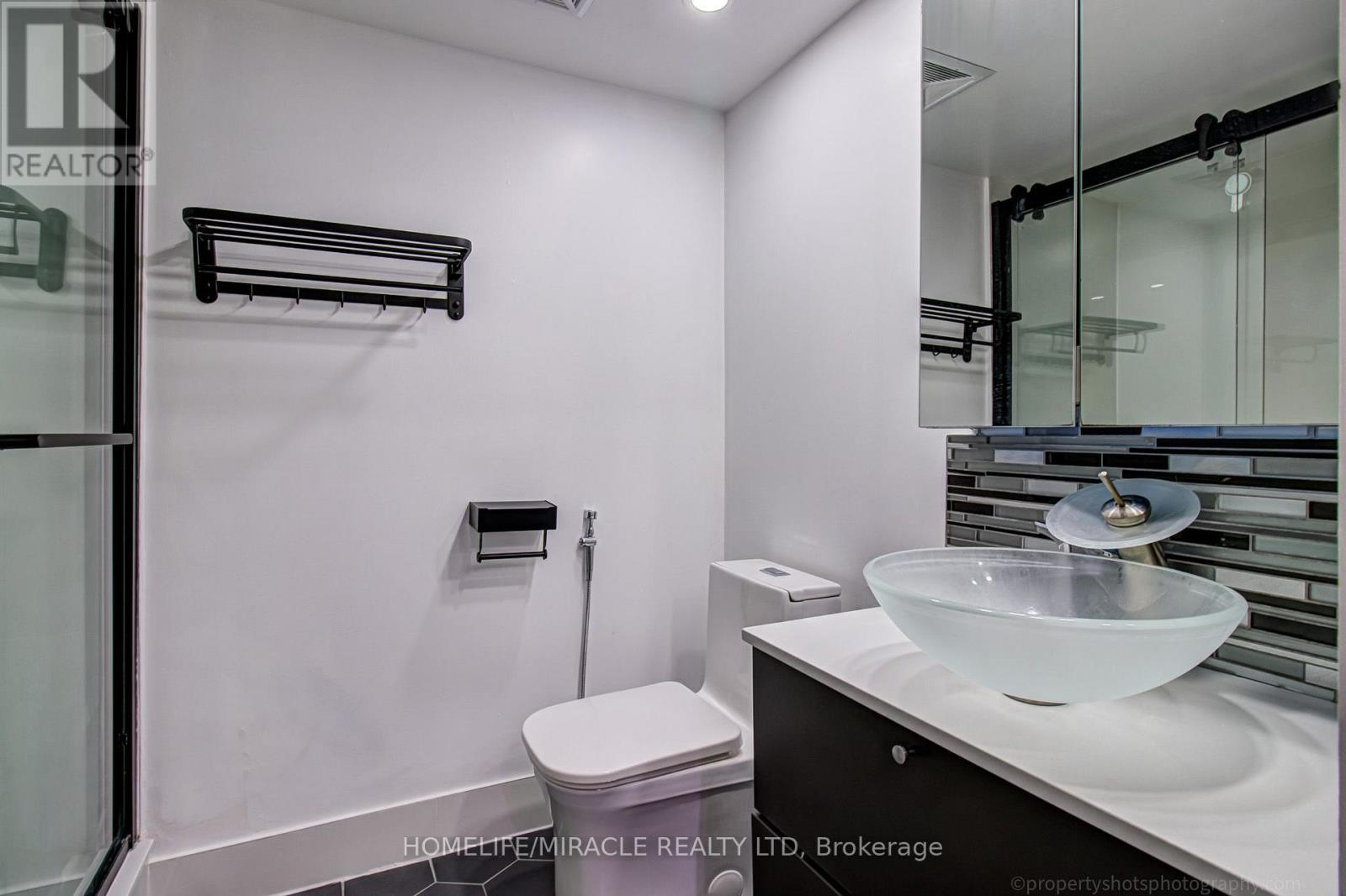 705 - 212 Eglinton Avenue, Toronto, Ontario  M4P 0A3 - Photo 13 - C13728564