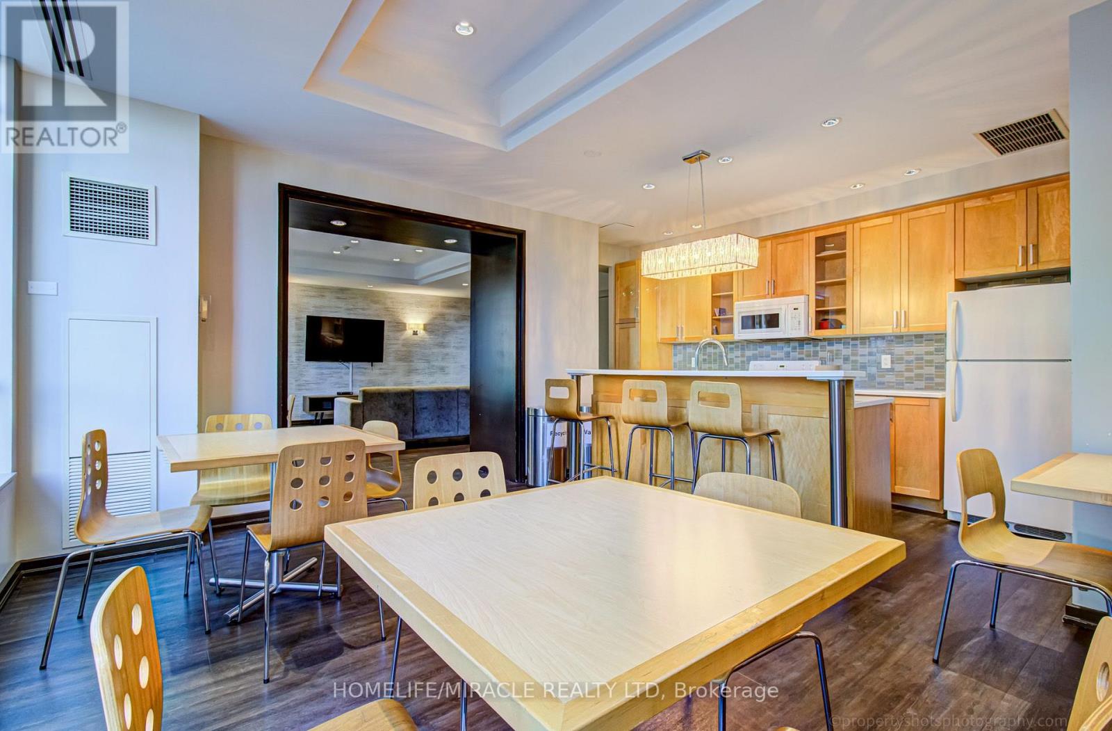 705 - 212 Eglinton Avenue, Toronto, Ontario  M4P 0A3 - Photo 21 - C13728564