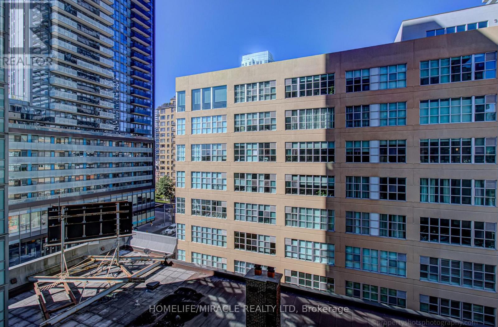 705 - 212 Eglinton Avenue, Toronto, Ontario  M4P 0A3 - Photo 15 - C13728564