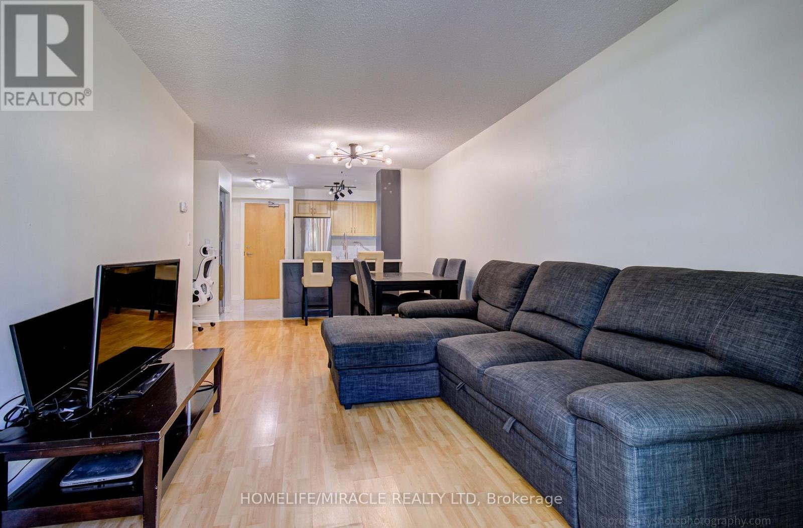 705 - 212 Eglinton Avenue, Toronto, Ontario  M4P 0A3 - Photo 2 - C13728564