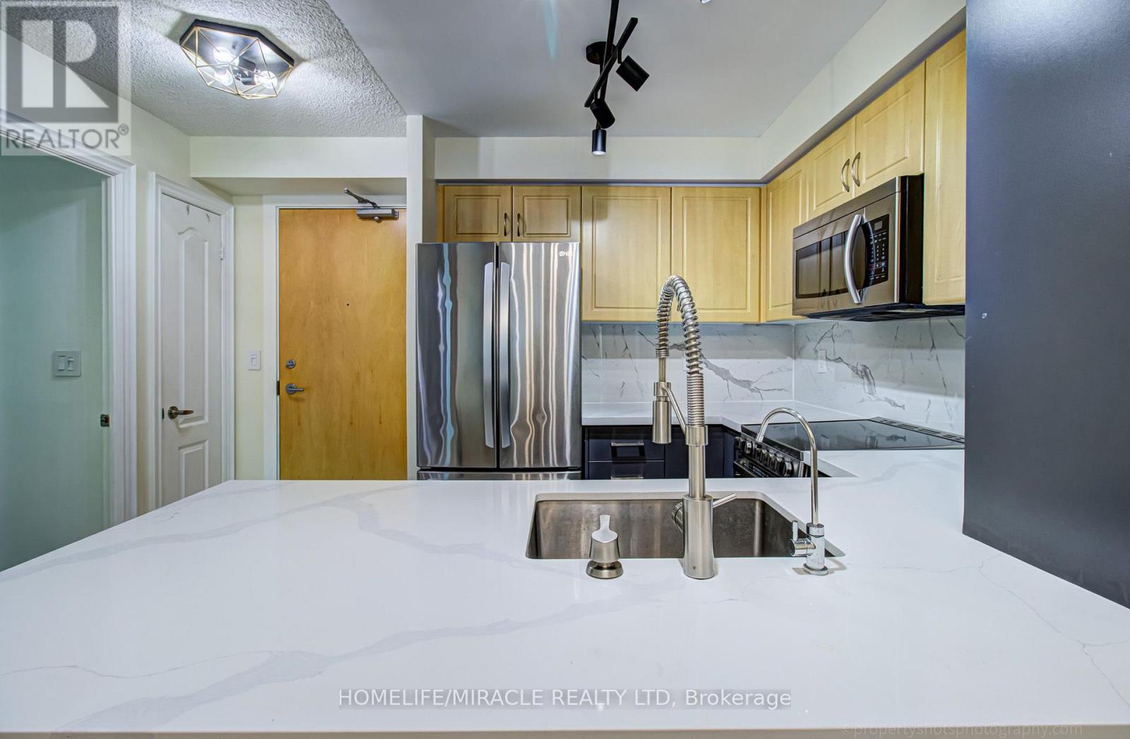 705 - 212 Eglinton Avenue, Toronto, Ontario  M4P 0A3 - Photo 7 - C13728564