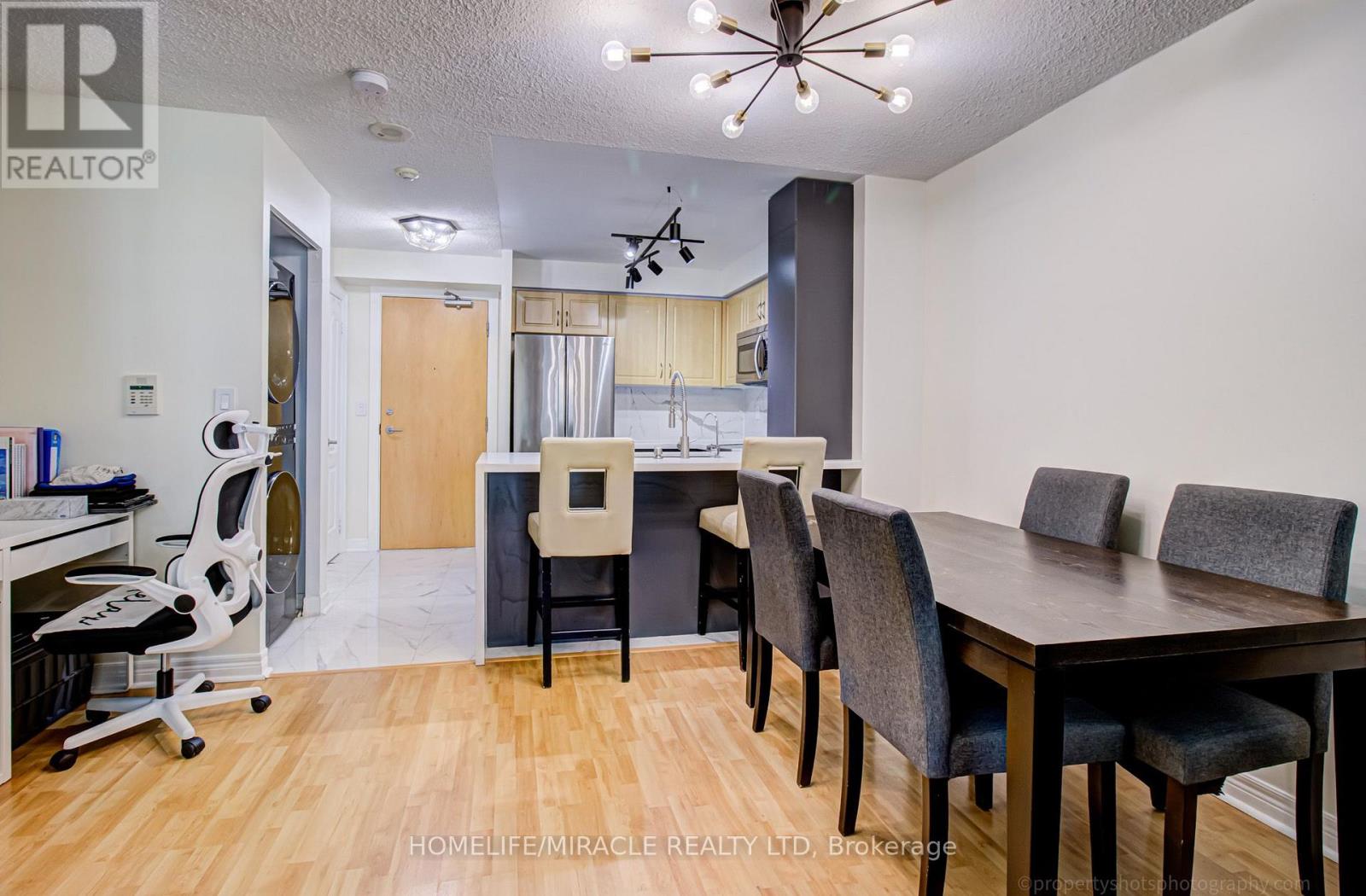 705 - 212 Eglinton Avenue, Toronto, Ontario  M4P 0A3 - Photo 4 - C13728564