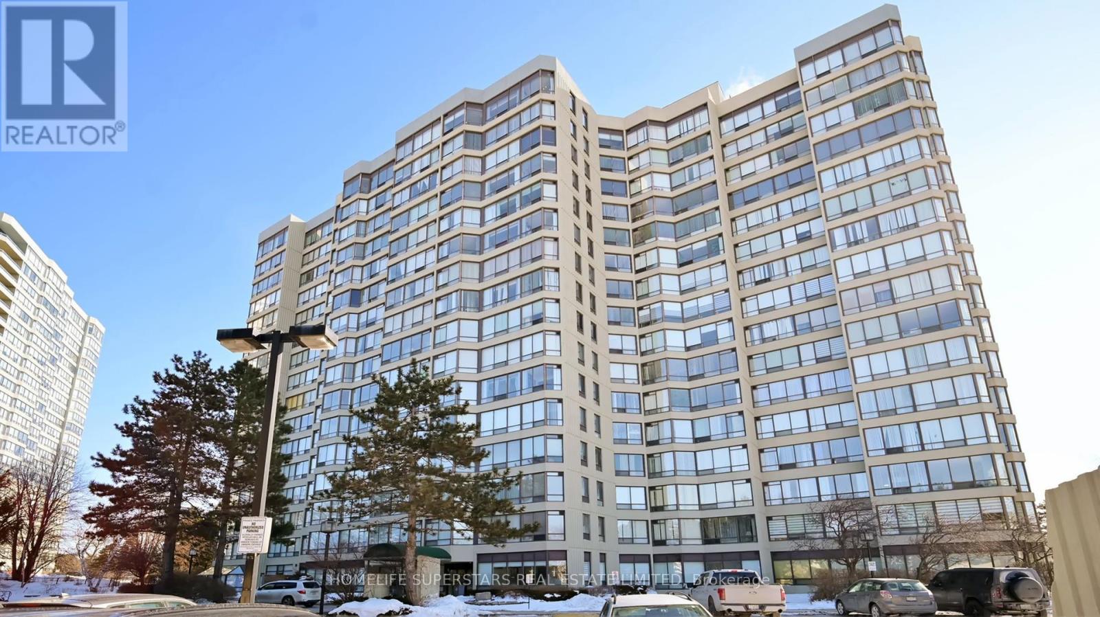 301 - 26 Hanover Road, Brampton, Ontario  L6S 4T2 - Photo 3 - W13728428