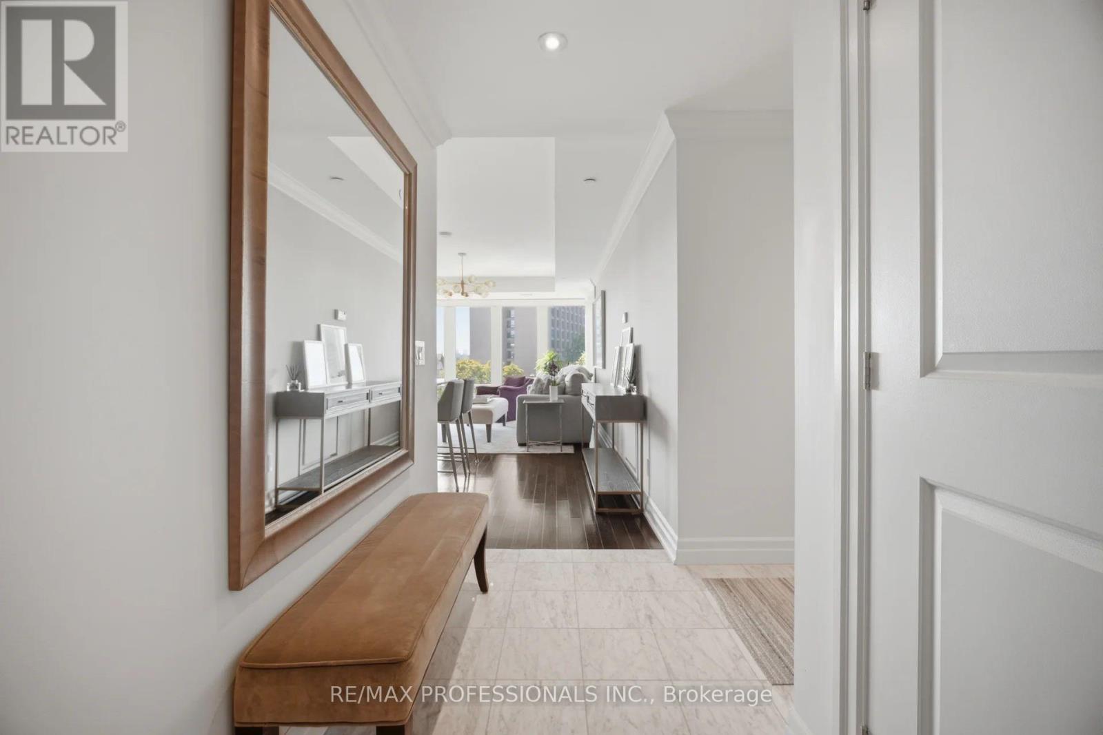 512 - 30 Old Mill Road, Toronto, Ontario  M8X 0A5 - Photo 2 - W13728448