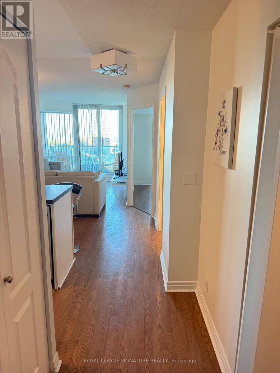 1203 - 1 Elm Drive, Mississauga, Ontario  L5B 3C2 - Photo 2 - W13728454