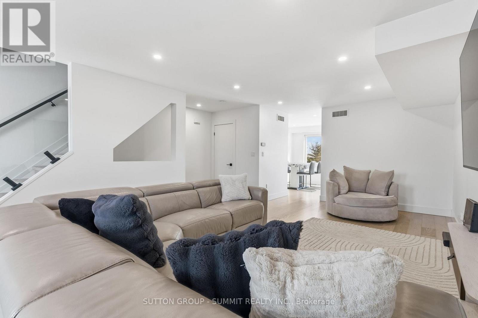 7 - 1253 Silvan Forest Drive, Burlington, Ontario  L7M 0B7 - Photo 11 - W13728484