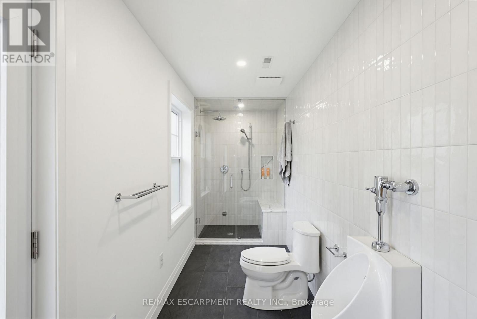 3083 Lakeshore Road, Burlington, Ontario  L7N 1A3 - Photo 42 - W13728492