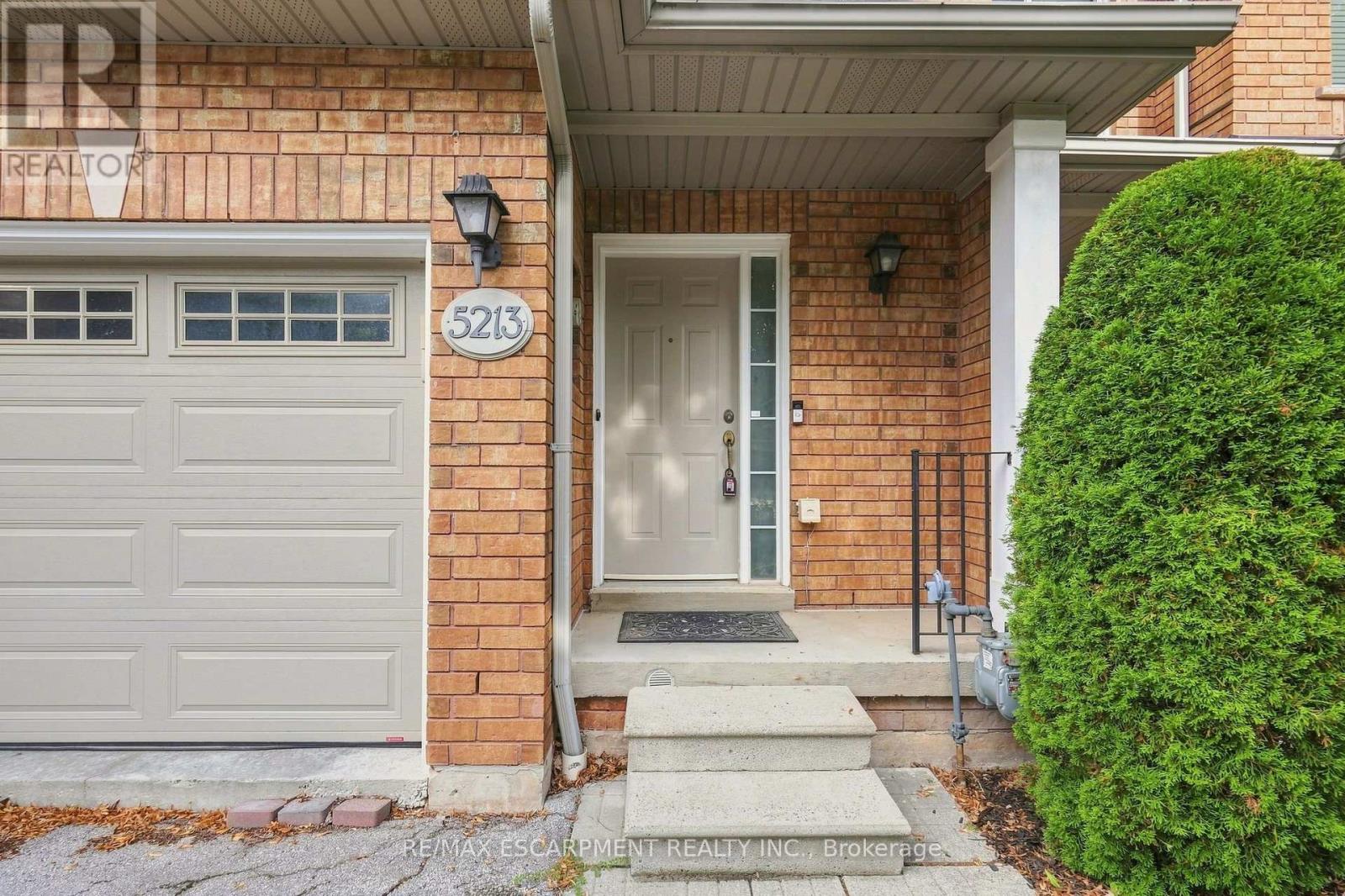 5213 Thornburn Drive, Burlington, Ontario  L7L 6R4 - Photo 2 - W13728568