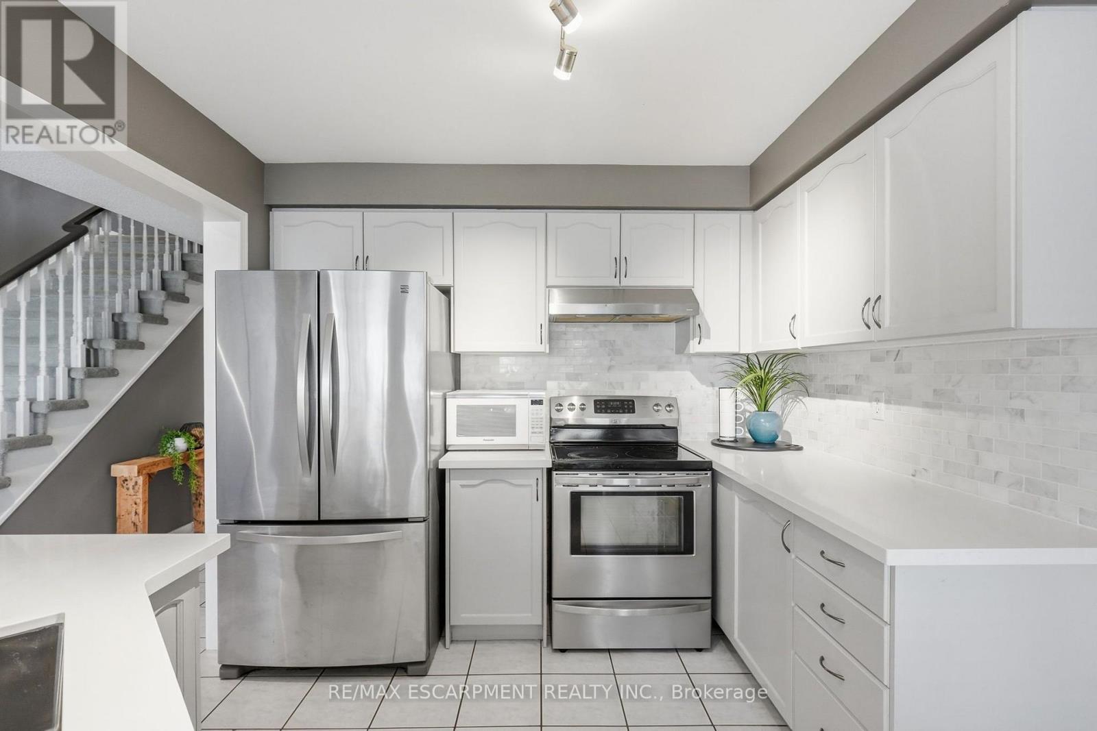 5213 Thornburn Drive, Burlington, Ontario  L7L 6R4 - Photo 7 - W13728568