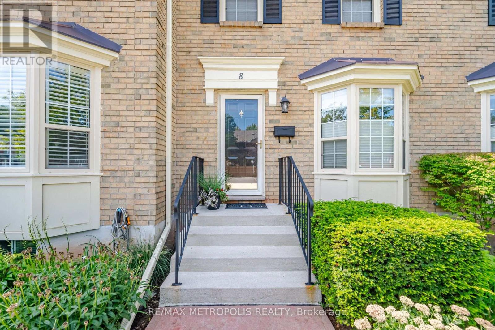 8 - 2390 Woodward Avenue, Burlington, Ontario  L7R 1T9 - Photo 3 - W13728610