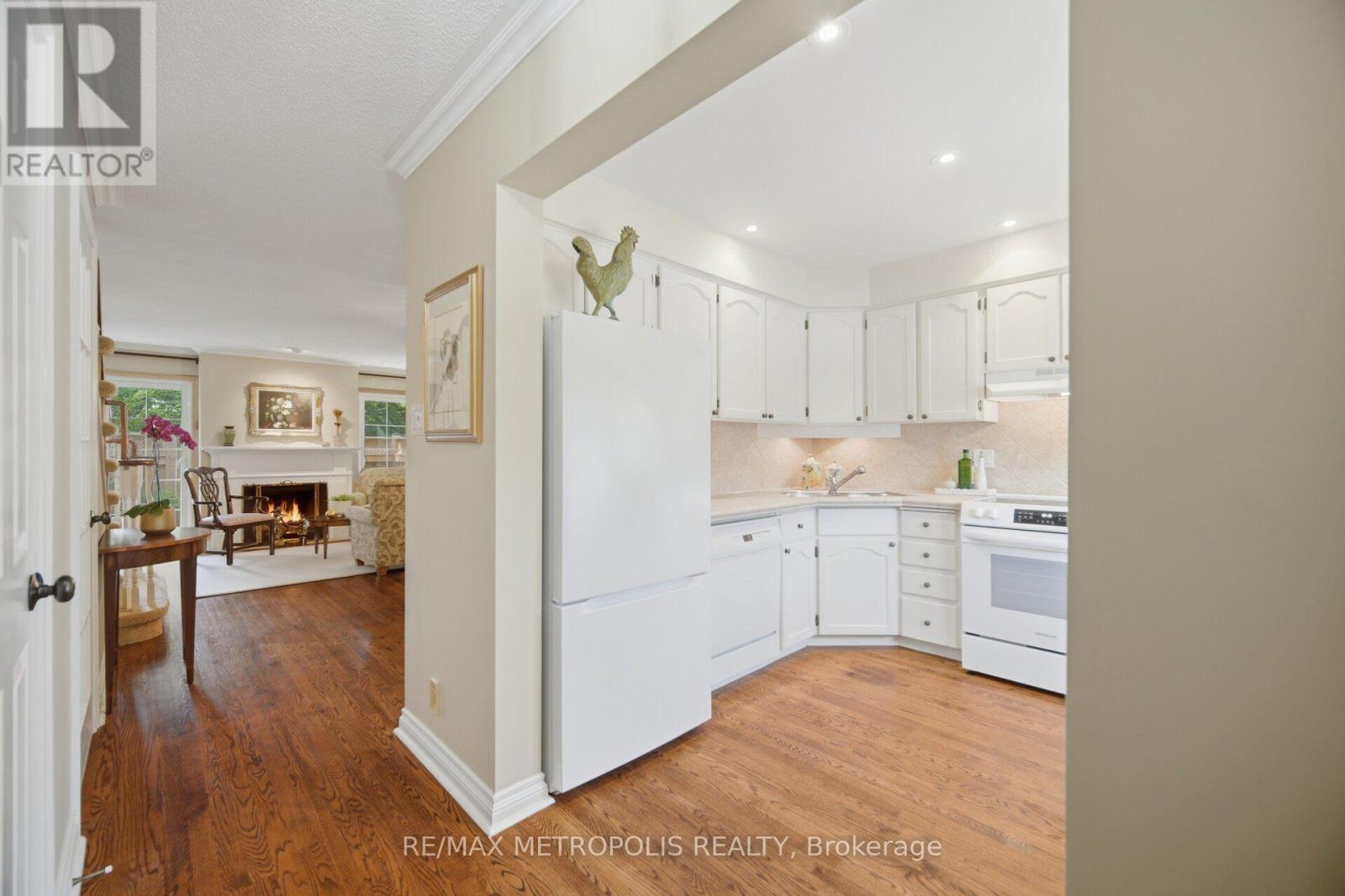 8 - 2390 Woodward Avenue, Burlington, Ontario  L7R 1T9 - Photo 4 - W13728610