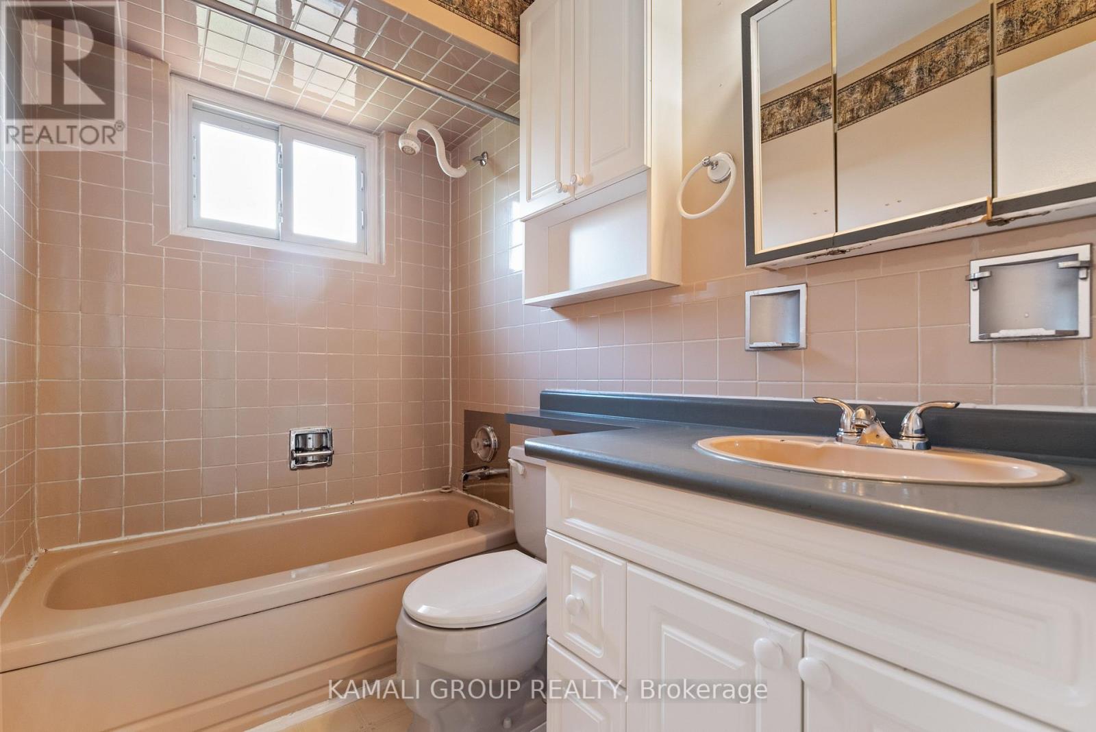 Main - 15 Walter Avenue, Newmarket, Ontario  L3Y 2T2 - Photo 11 - N13645896