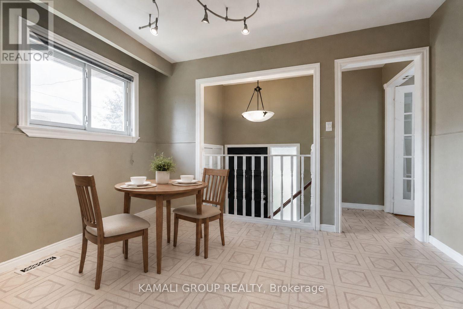 Main - 15 Walter Avenue, Newmarket, Ontario  L3Y 2T2 - Photo 4 - N13645896
