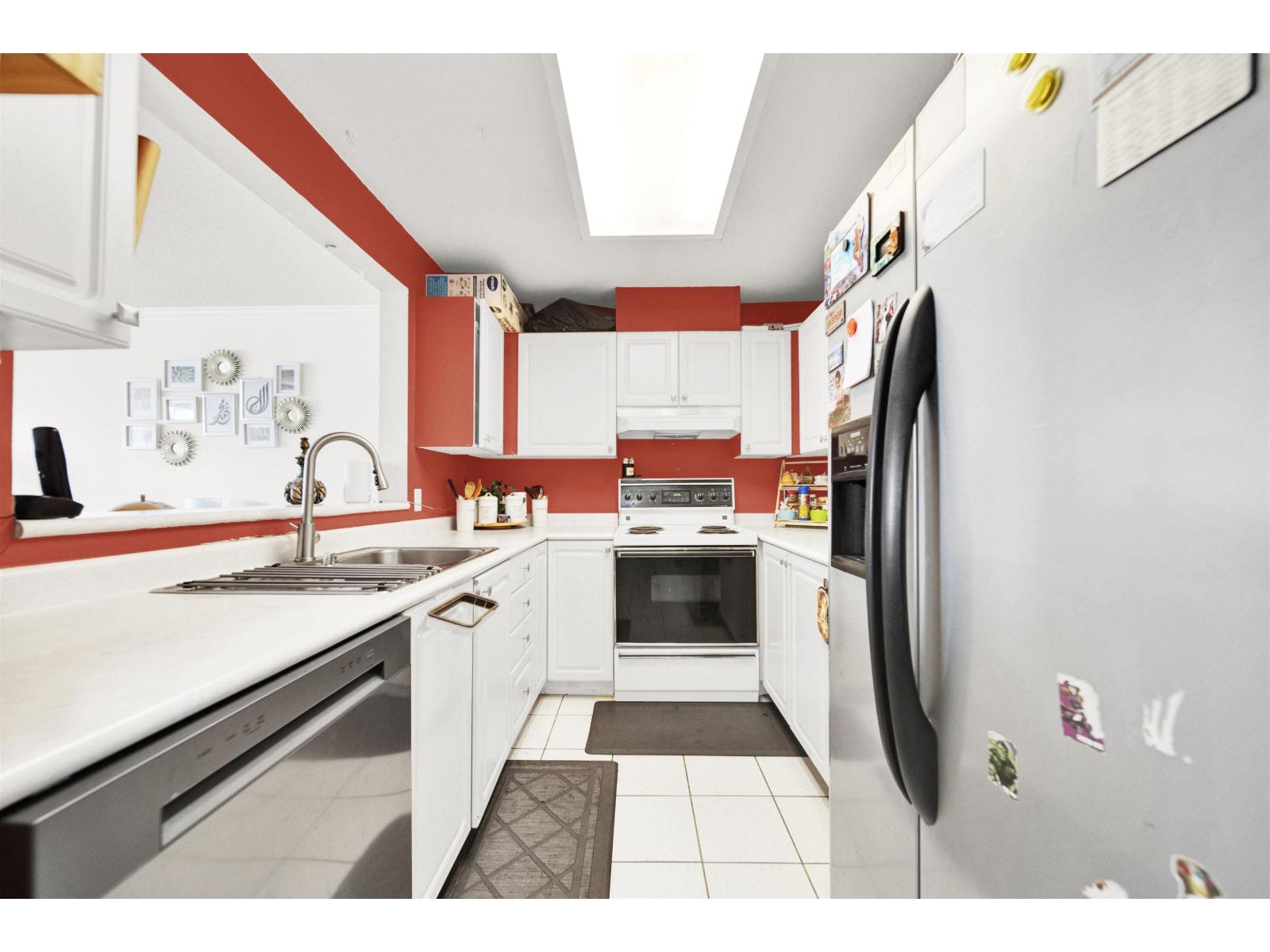 102 9765 140 Street, Surrey, British Columbia  V3T 5S5 - Photo 10 - R3159863