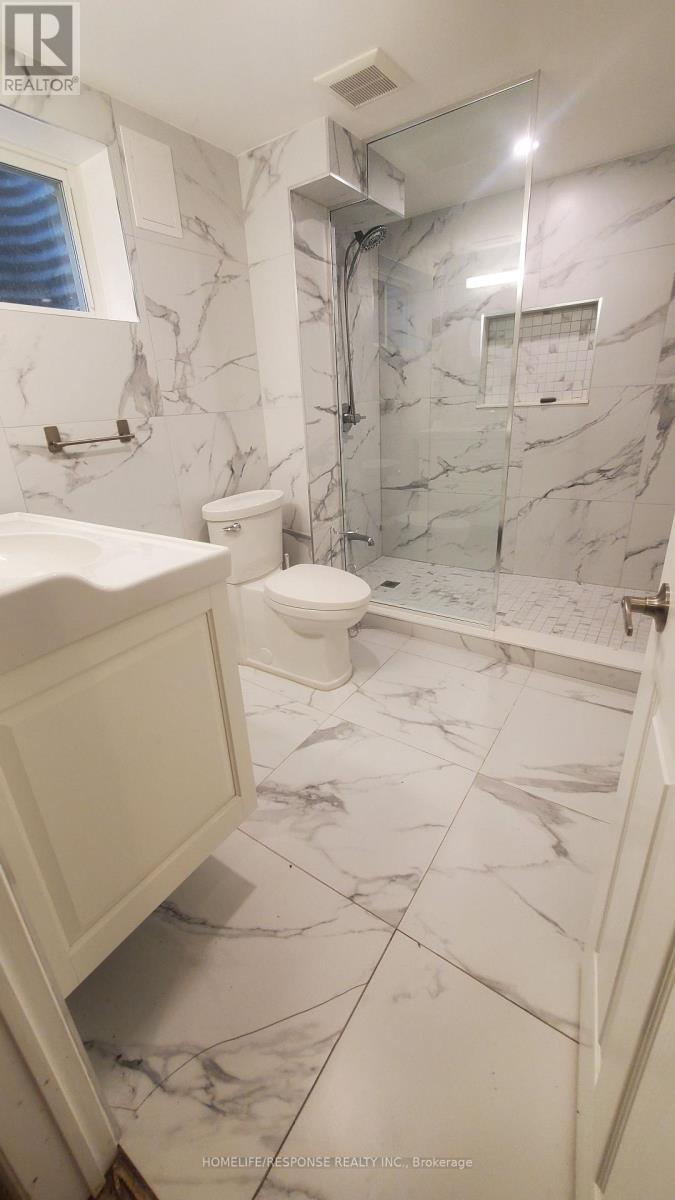 114 Ardwick Boulevard, Toronto, Ontario  M9M 1W2 - Photo 4 - W13722612