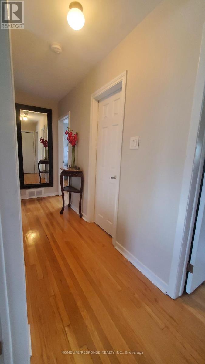 114 Ardwick Boulevard, Toronto, Ontario  M9M 1W2 - Photo 11 - W13722612