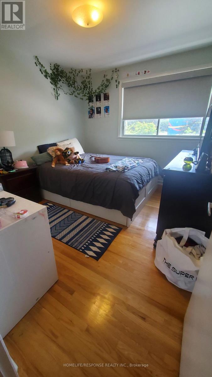 114 Ardwick Boulevard, Toronto, Ontario  M9M 1W2 - Photo 5 - W13722612
